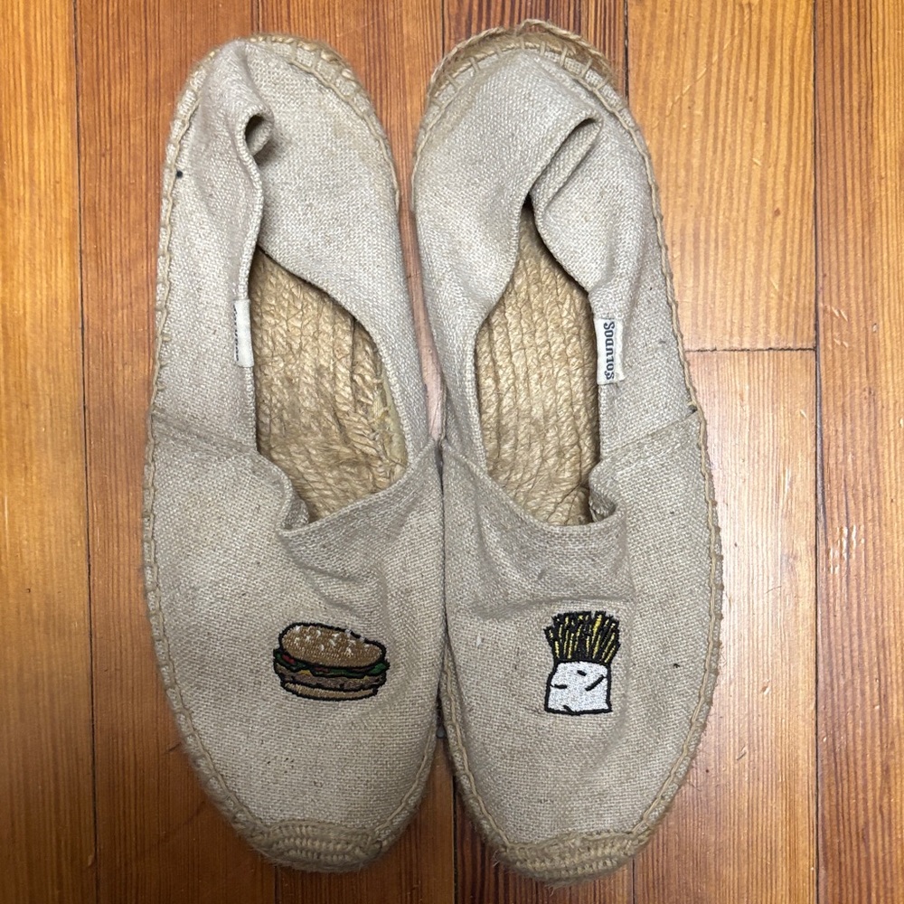 Women’s Soludos Beige Espadrilles with Fun Embroidery, size 9